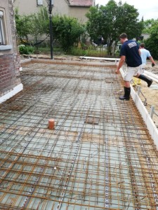 Bewehrung für die Bodenplatte des Neubaus, Trennung vom Altbau